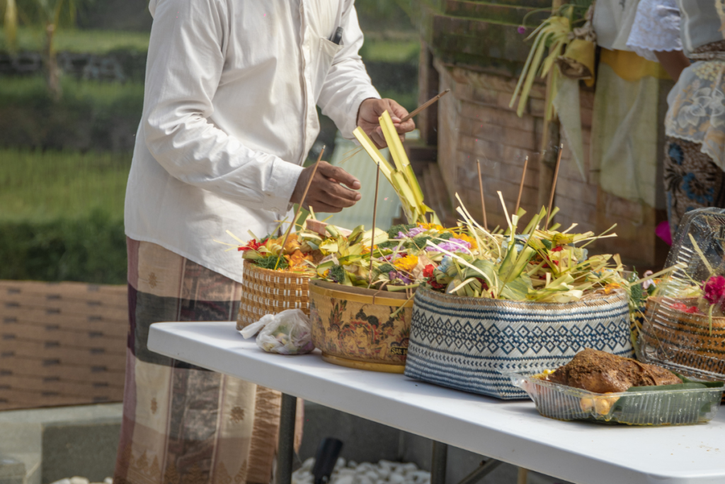 balinese offerings of tri hita karana