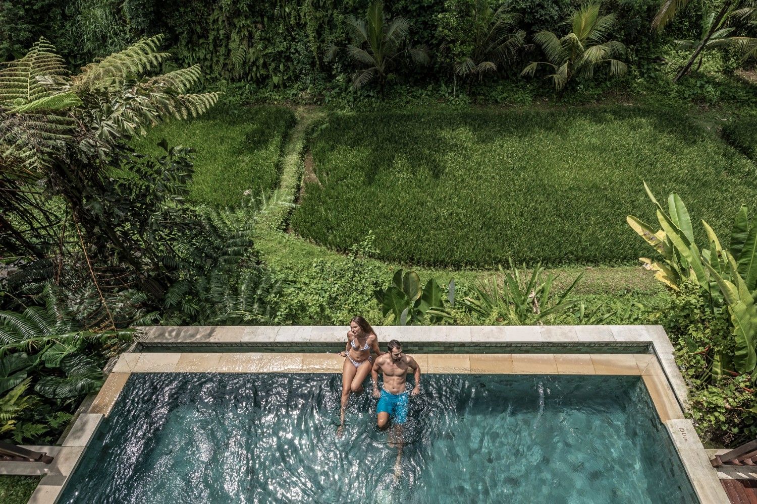 11 Destinasi Bulan Madu di Indonesia yang Romantis
