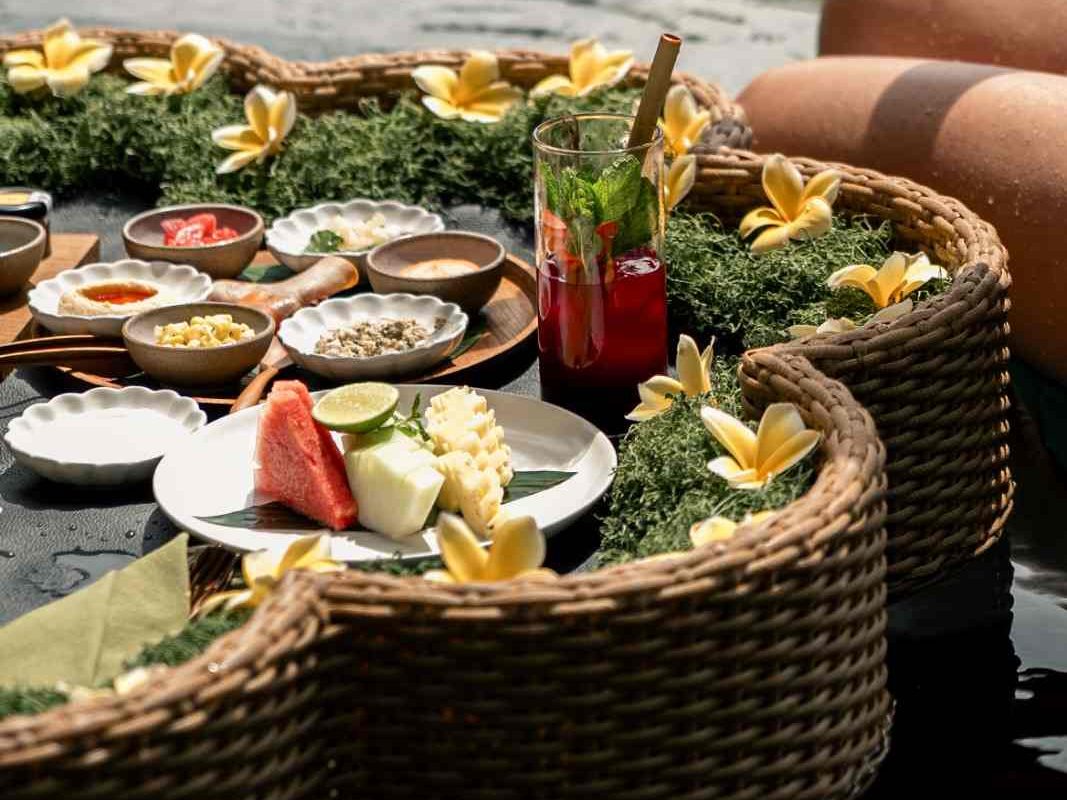 best floating breakfast experience in Ubud