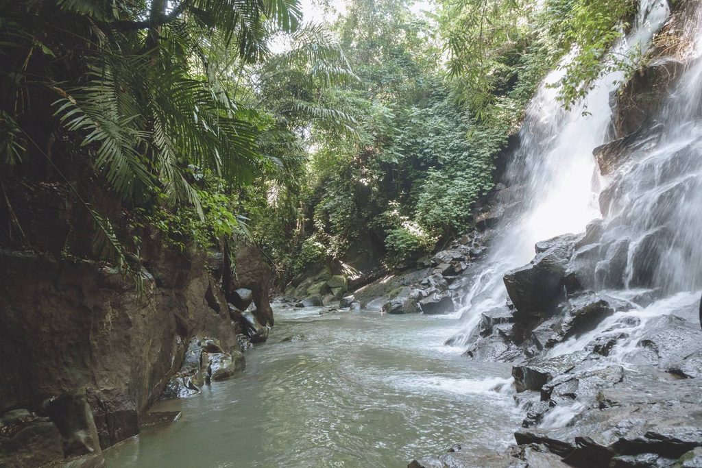 Kanto Lampo Waterfall